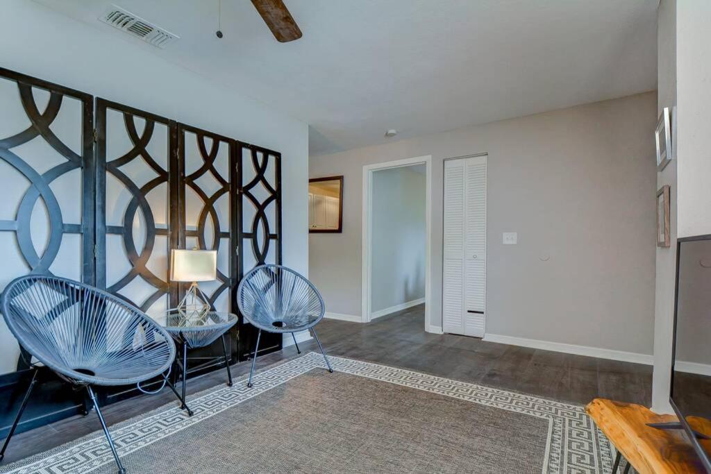 Driftwood Castle Urban Oasis With Firepit Near Convention Center And Amalie Arena, Room For 6 Tampa Bagian luar foto